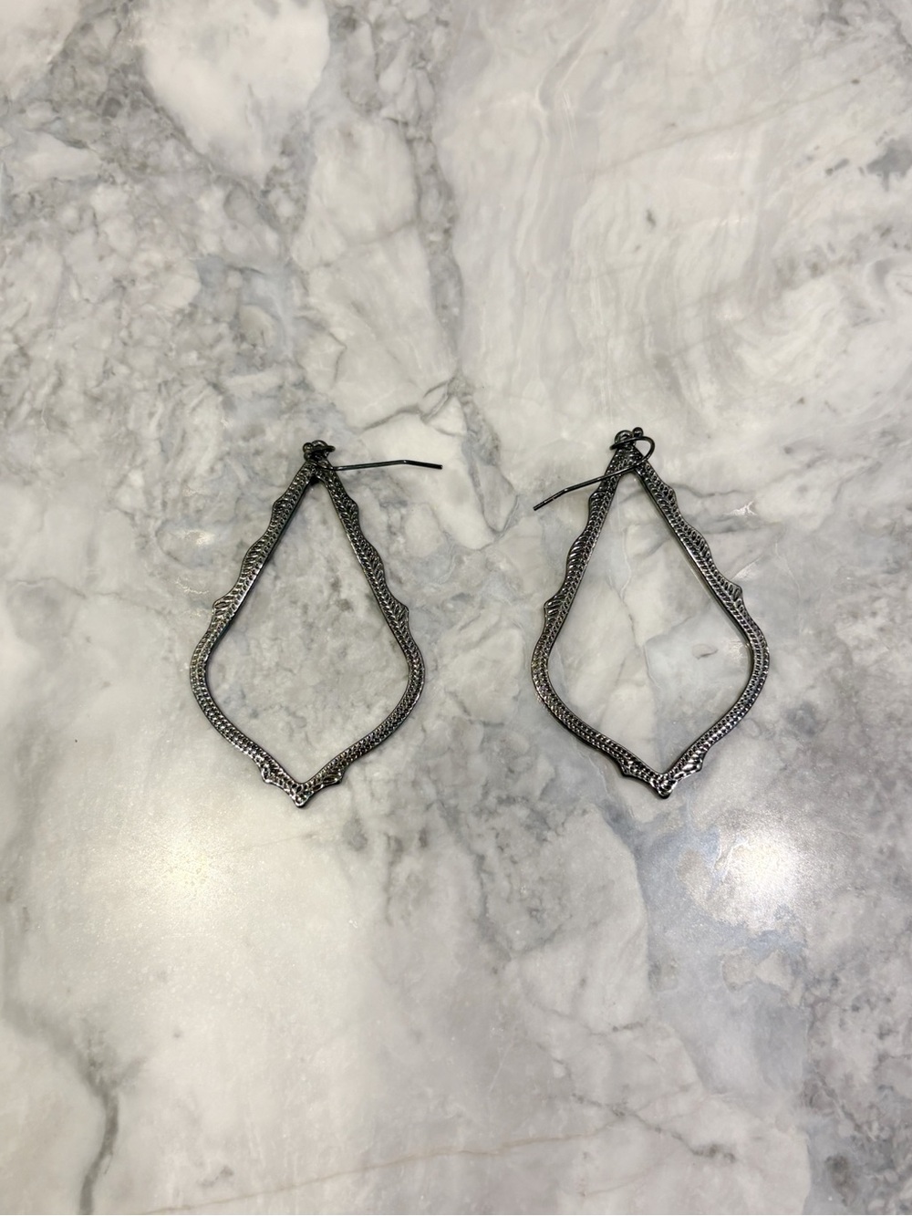 Kendra Scott Black Teardrop Earrings